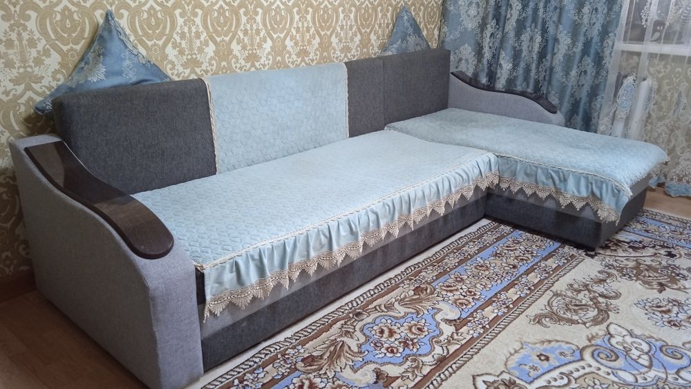 Диван для гостиной продам