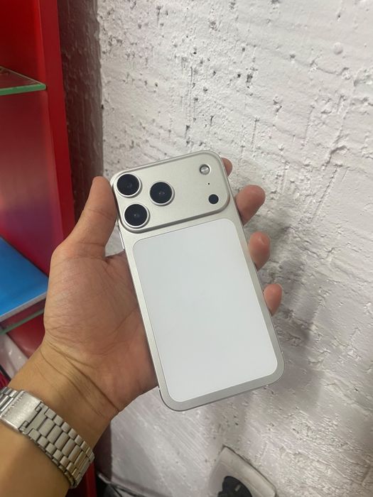 Iphone 11 в корпусе 17ProMax