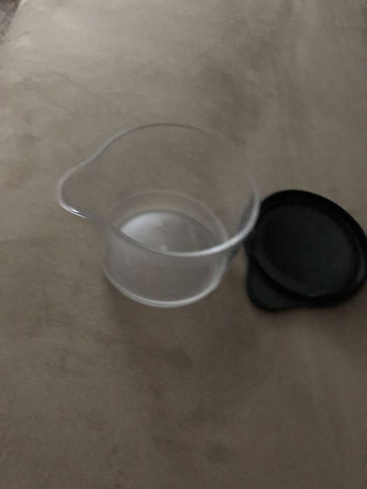 Продается таперваре форма для соуса, для сахара.