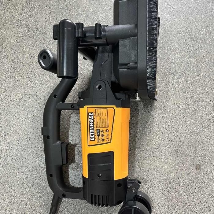 Шлифовальная машина с четырьмя головками