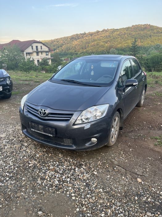 Toyota auris 2010 intreaga sau dezmembrez