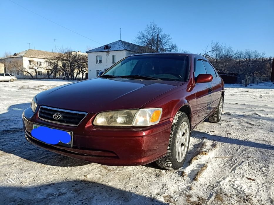 Toyota Camry 2000 года выпуска