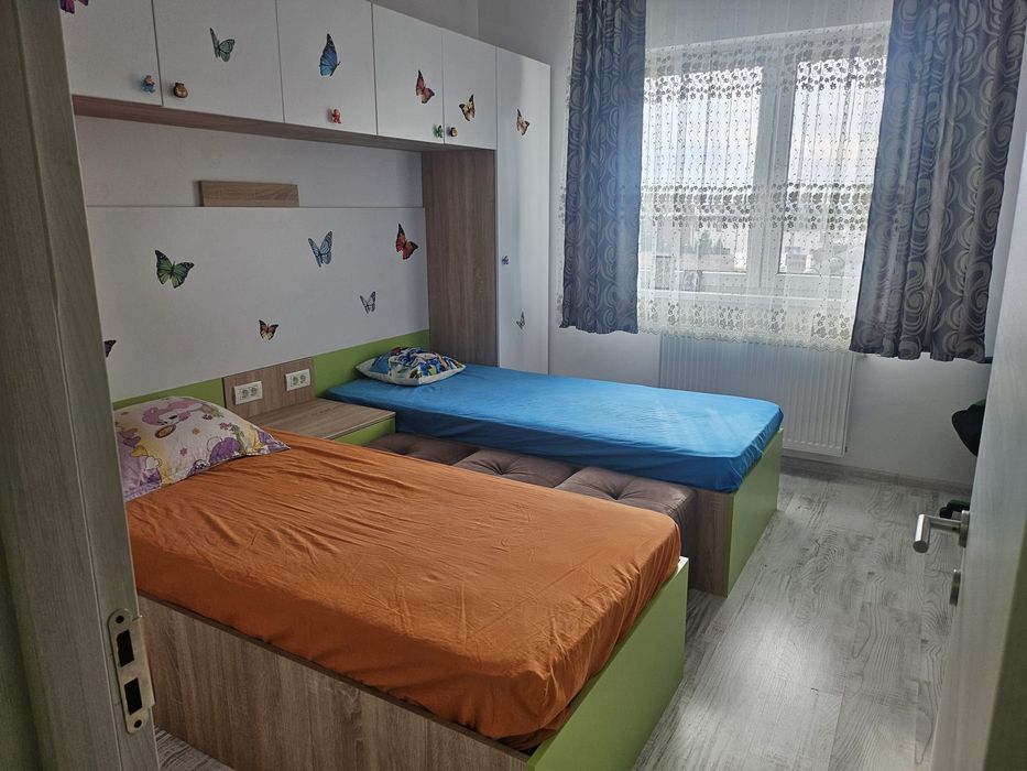 De vanzare apartament 3 camere