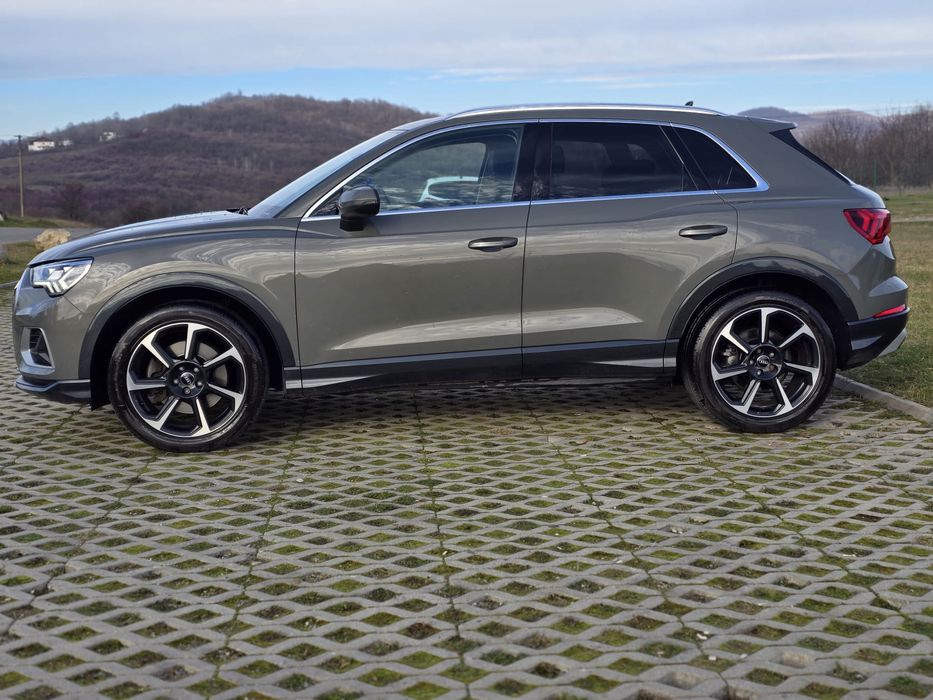 Vand masina Audi Q3