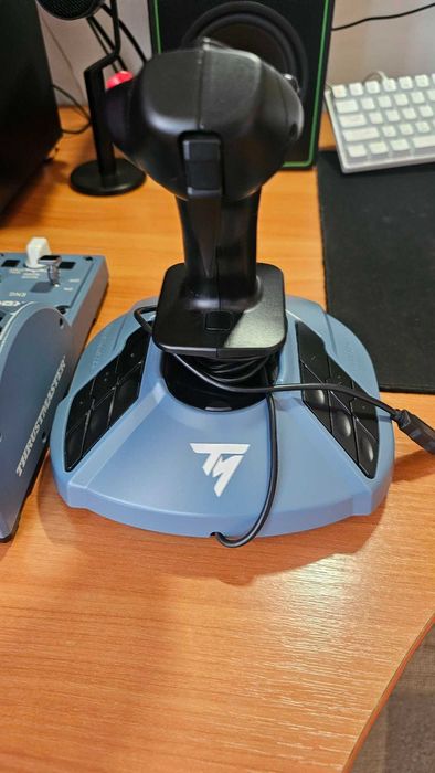 Pachet Joystick Thrustmaster TCA
