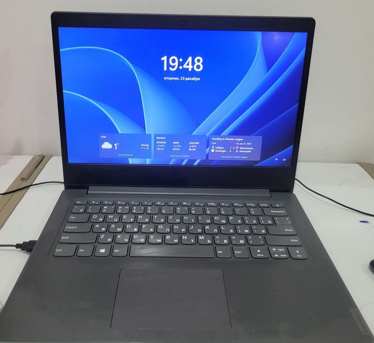 Ноутбук Lenovo v14 Ada!