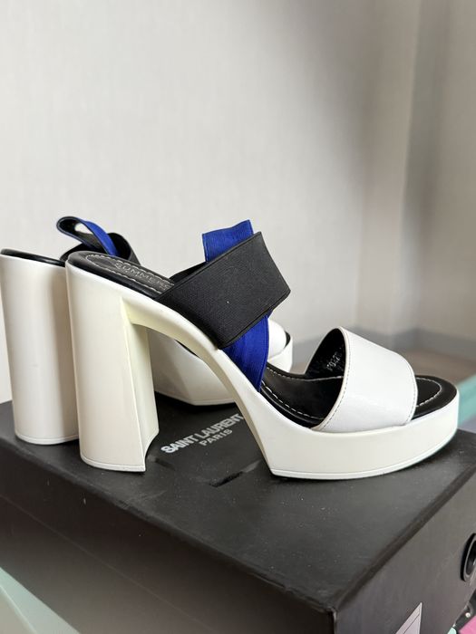 Продаю босоножки