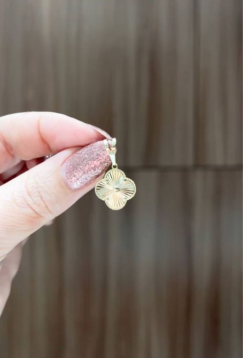 Золотой красивый кулон. Золото 585 Есть доставка.