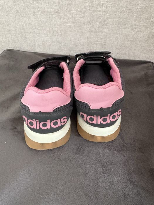 Маратонки адидас, непромокаеми обувки New feel Decatlon