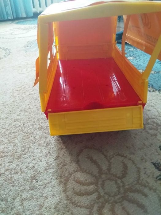 Продам большую детскую машину