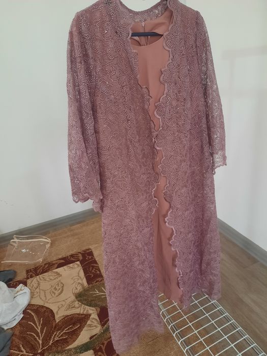 Продаю платья бу