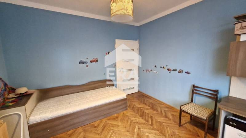 Продава се Четиристаен апартамент в Варна, Младост 1 - 96 кв.м за 6 €/кв.м - Снимка #9