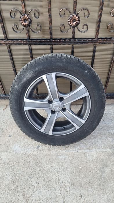 Vând Set 4 Jante Originale Dacia Logan + Anvelope, rulate un sezon