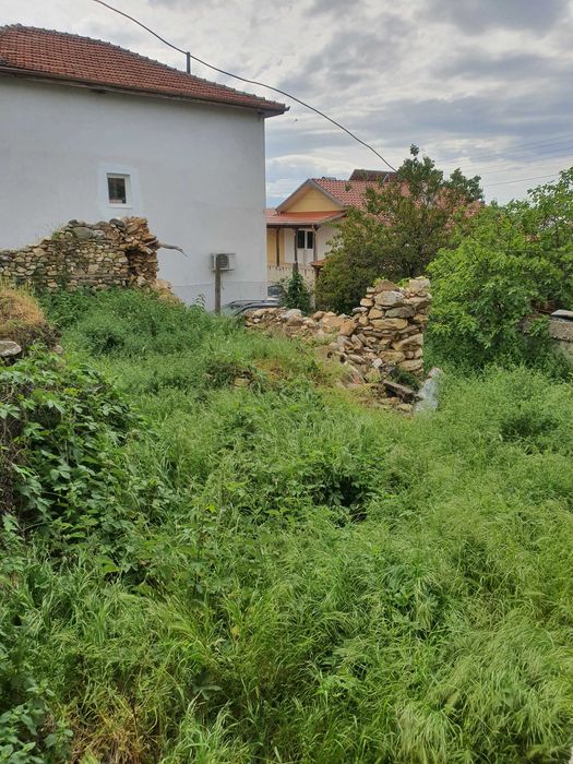 Къща на два етажа с. Петрово община Сандански