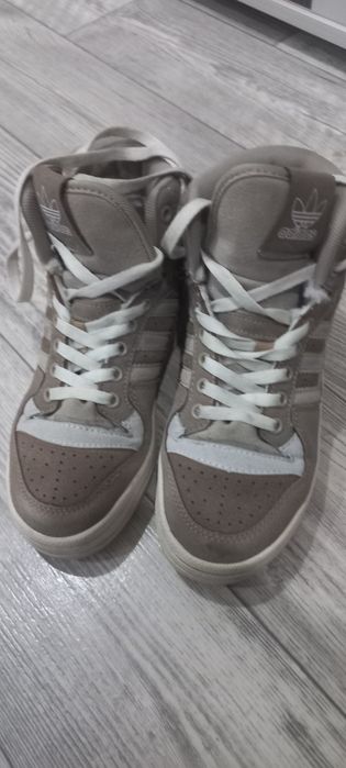 Кроссовки зимние