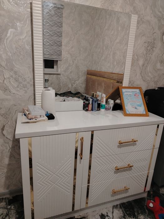 Spalniy mebel shkaf spalniy 2 tumba va trimo