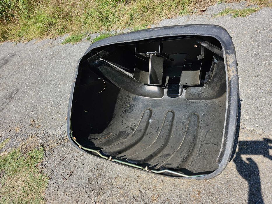 Кош за Тракторна Косачка.  JOHN DEERE. ЧИСТО НОВ.