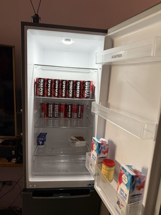 Frigider nou cumparat de 3 luni