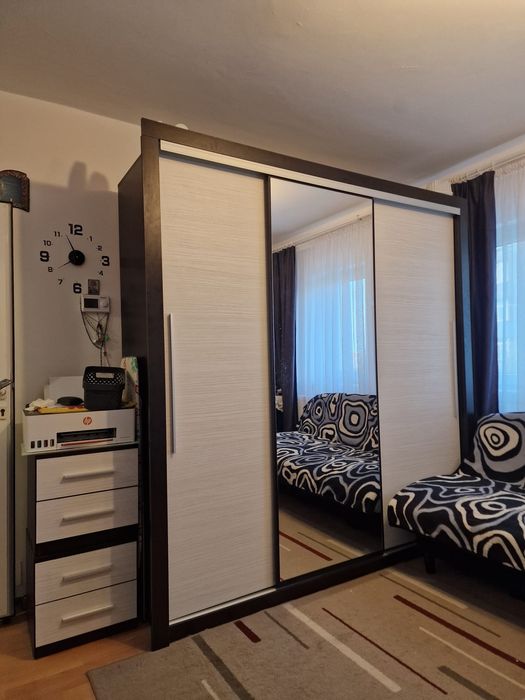 Vând garsonieră confort 1  etj.2  decomandată