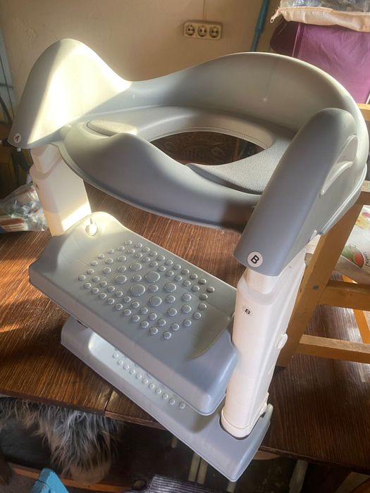 Детское сиденье на унитаз с лестницей