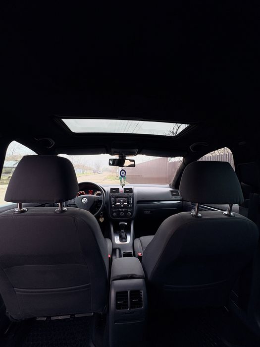 Golf V îngrijit an 2008