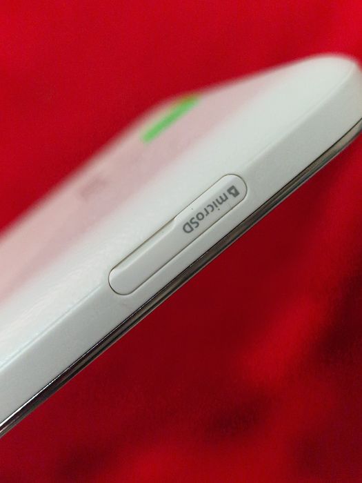 Tableta Samsung Tab 4 cu android 4.4