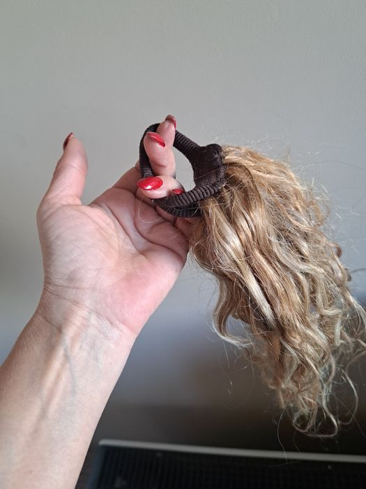 Ласкичка с естествена коса.Ръчна изработка