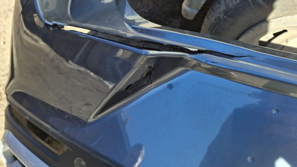 Продам бампер задний