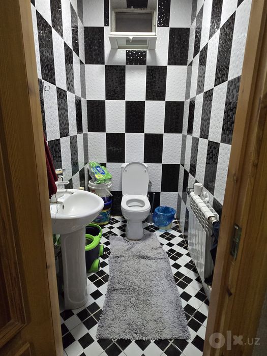 Sardoba restaran oldida katej 1chi qator