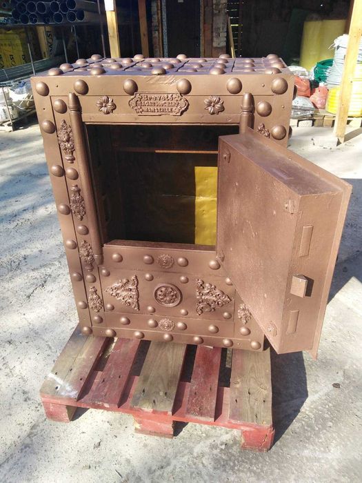 Античен сейф френски