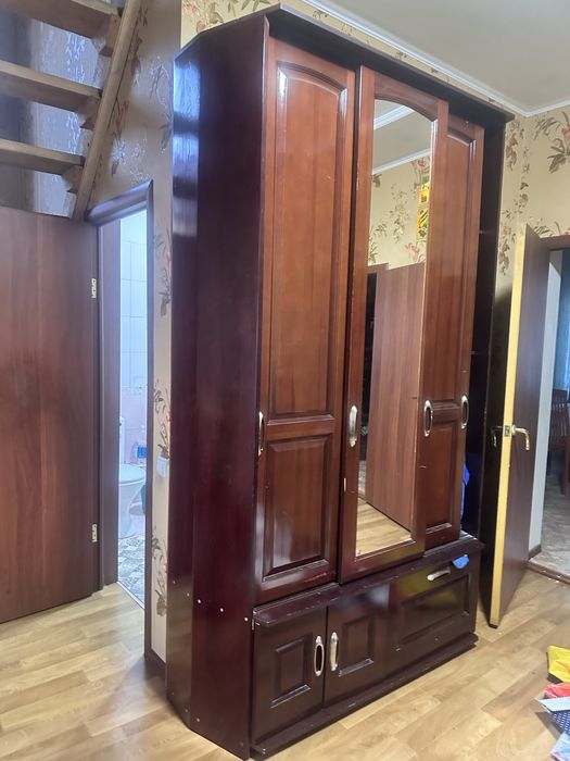 Шкаф для прихожей комнаты