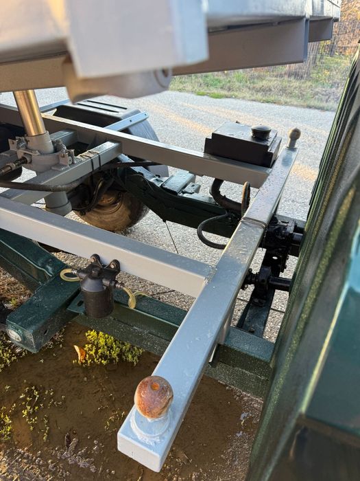 ARO 320 camionetă basculabila trilateral