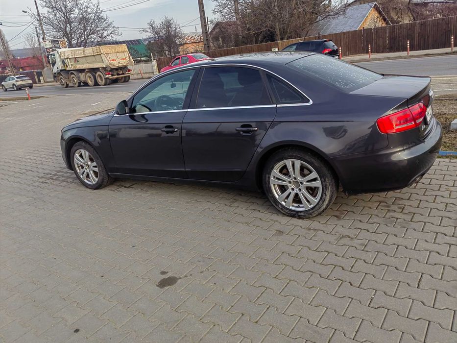 Vand Audi A4 B8 2008, facelift  2012 , 5300 euro cu tva / deductibil