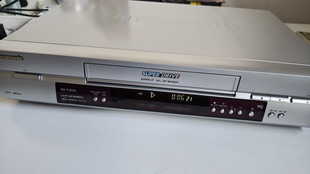 Video recorder Panasonic model NV FJ626 perfect