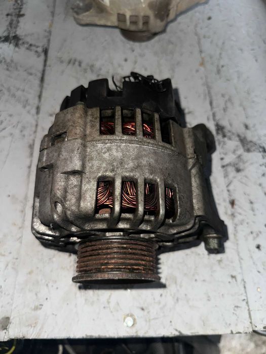 Alternator Audi Volkswagen 2.5 TDI V6 140A Valeo 078903015AC