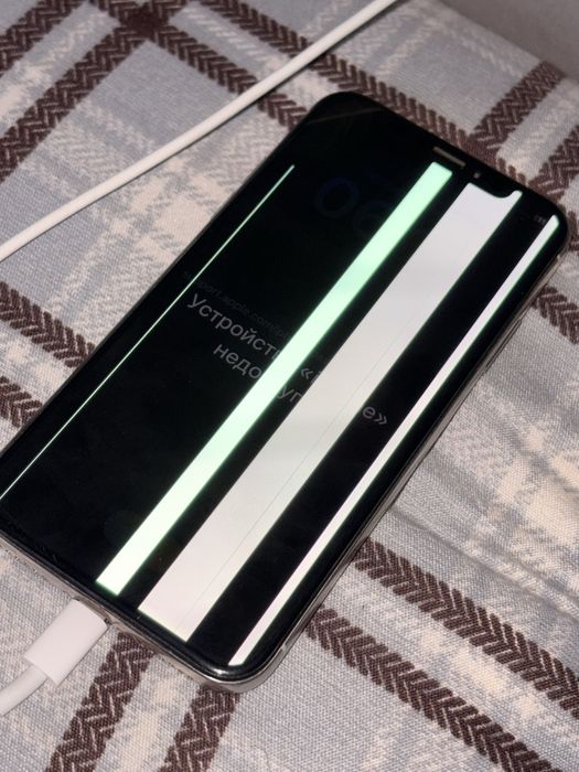 Продам Айфон X (10) на запчасти