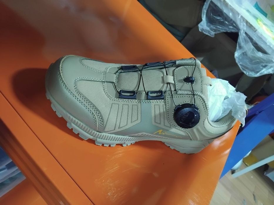 Спецодежды и спецобувы