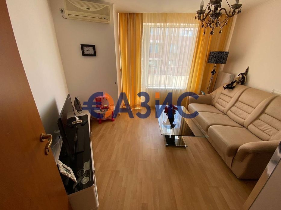 Тристаен апартамент с 2 спални с изглед към морето, в комплекс