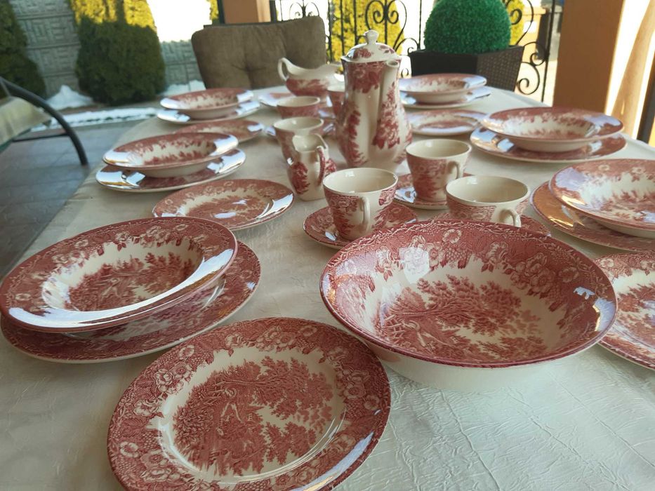 servici portelan ENGLEZESC  farfurii si set ceai plus cafea COMPLET