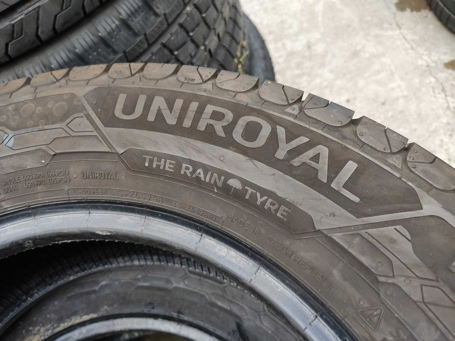 2бр Летни гуми за БУС 205 65 15 С - Uniroyal