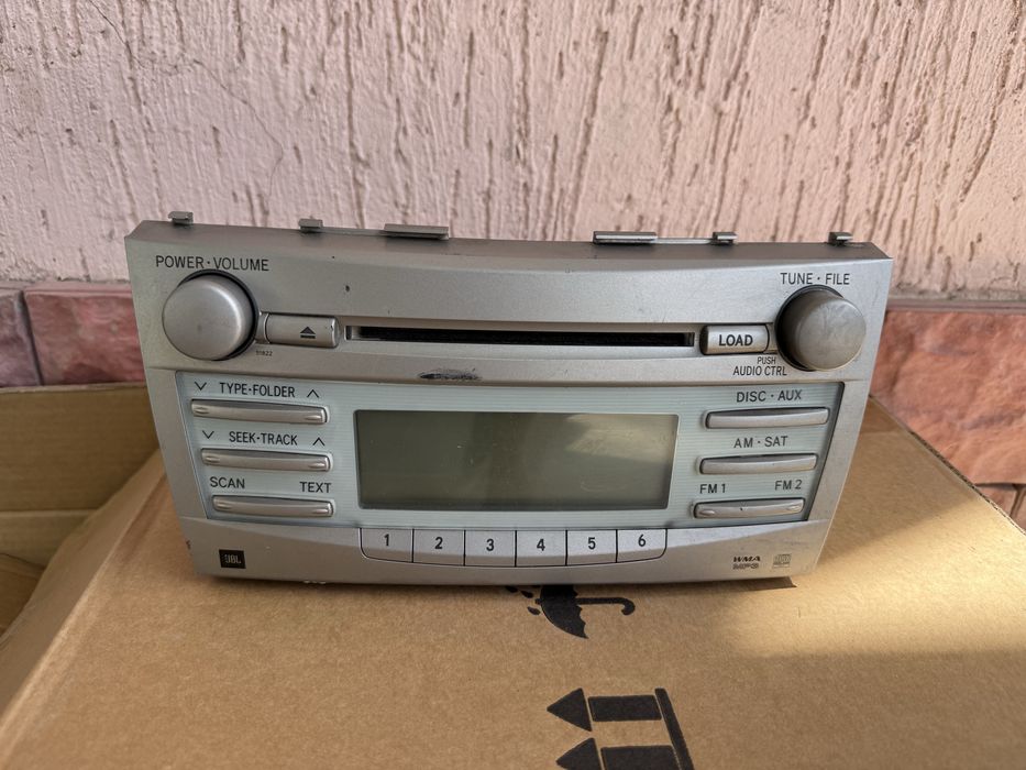 Продам мафон на камри 40 xle aux