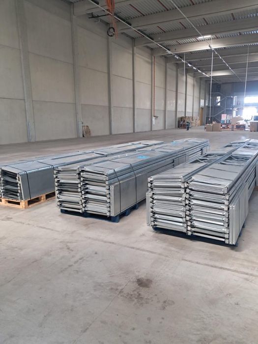 Rafturi metalice zincate /arhiva