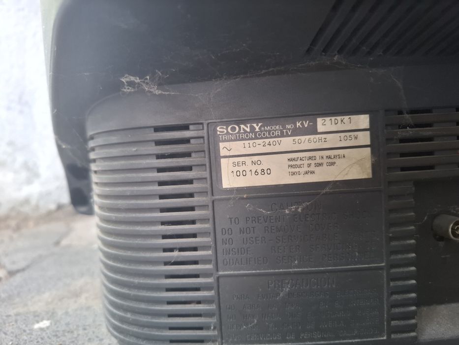 Телевизор Sony Trinitron, модел KV-21DK1 (21 инча).