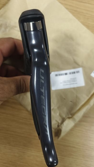 ДЯСНА КОМАНДА:Shimano Ultegra DI2 ST-R8150 12sp