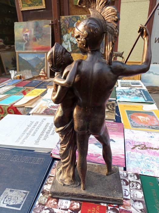 Латунная статуэтка