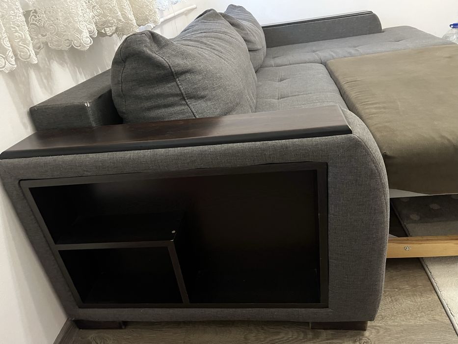 Разтегателен диван