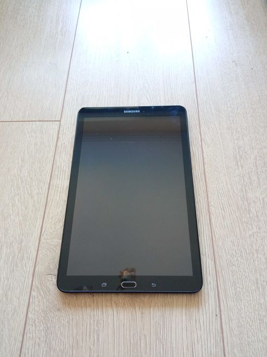 Таблет Samsung Galaxy Tab E SM-T560 9,6''