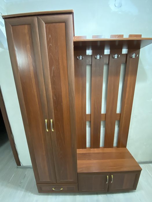 Продам прихожую.