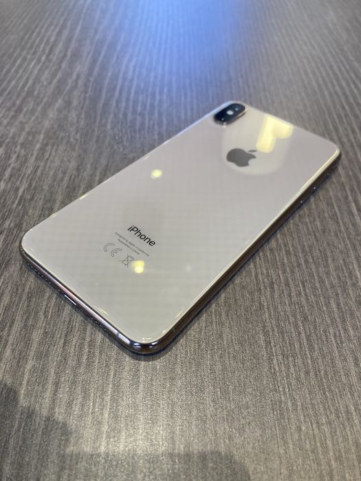 iPhone XS Max на 64 гб
