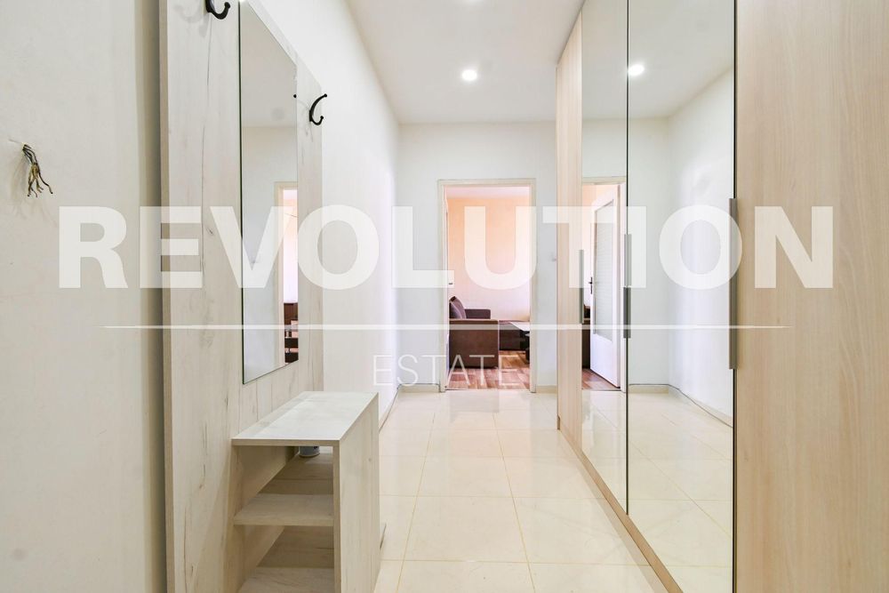 Двустаен апартамент в ж.к. Полигона.